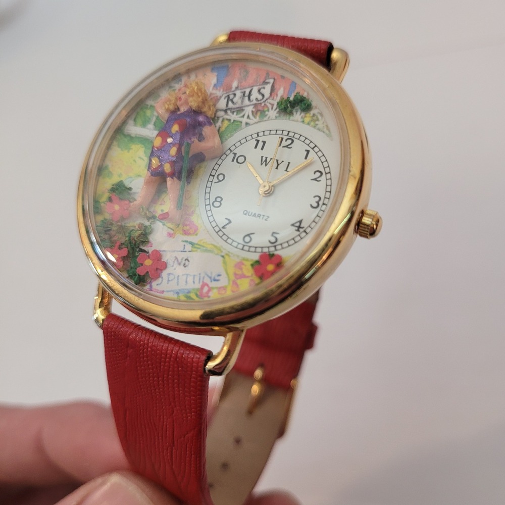 WYL Novelty Watch Womens Vintage 3D Diorama Garden Noโ Spitting Red Leather Rare